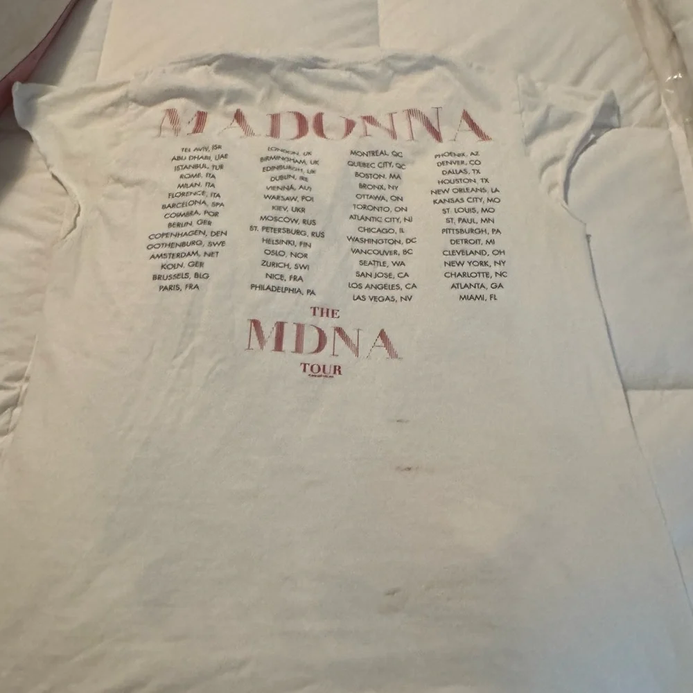 Vintage Madonna t-shirt 2012 Tour - hand-cut - Picture 3 of 5